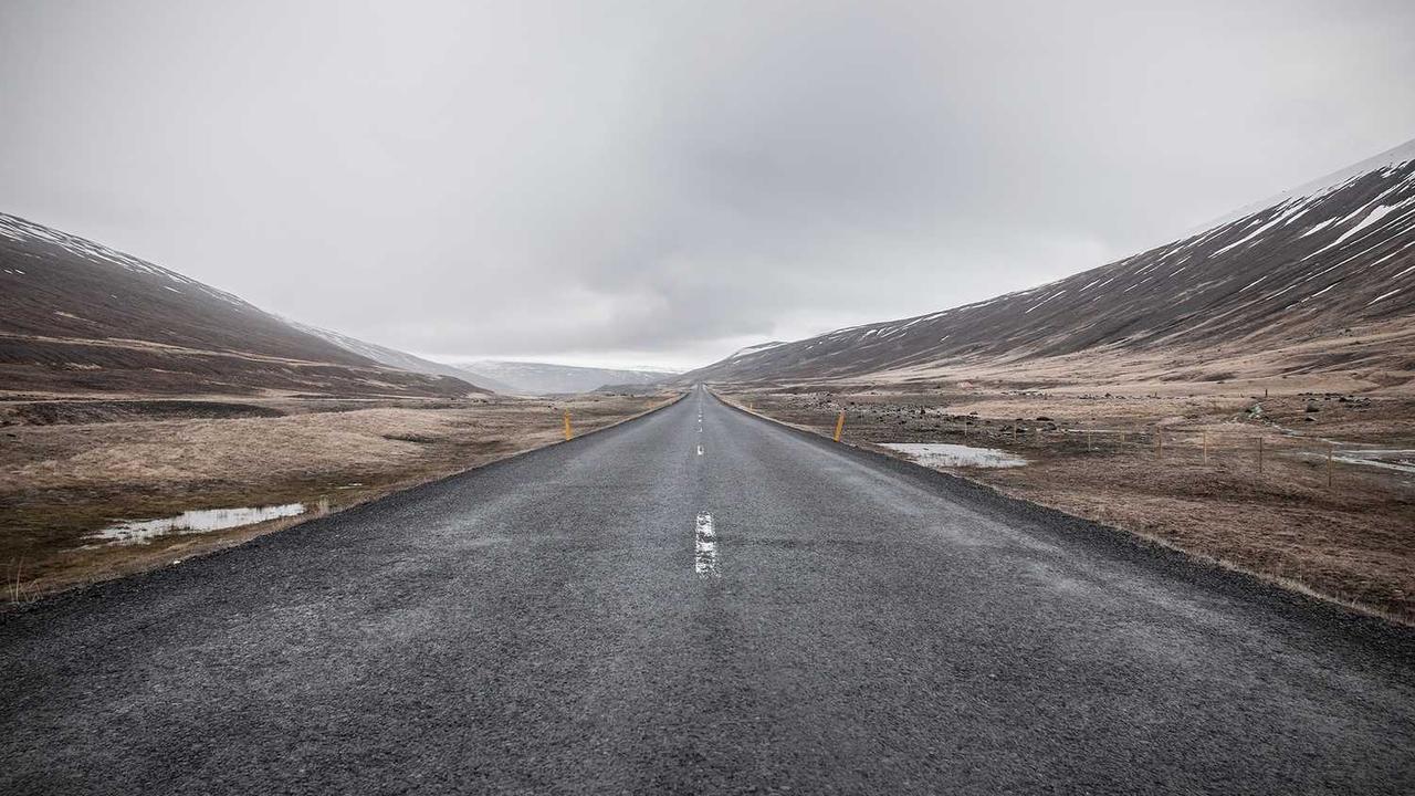 road through gilded valley