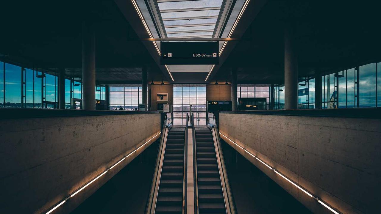 airport escalators